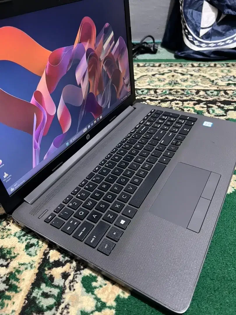 Laptop HP 250 G7 Core i7 RAM 8GB - Image 6 of 7