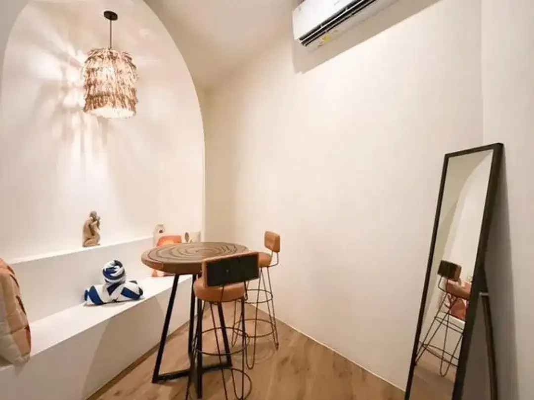 Romantic Villa 2 Lantai Fully Furnished Dijual di Tibubeneng, Canggu - Image 3 of 7