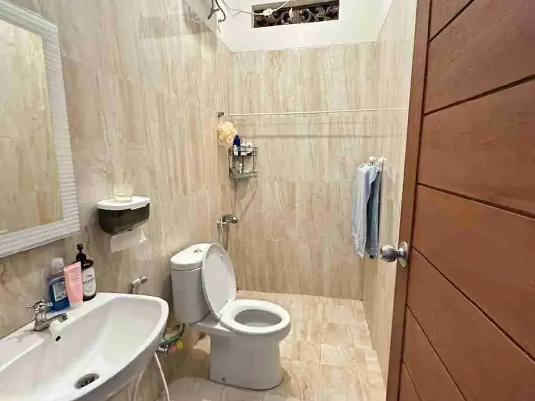 Villa cantik strategis Tukad Balian Renon Denpasar Bali - Image 3 of 10