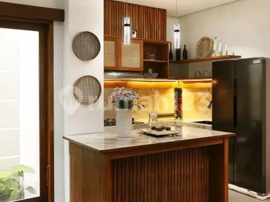 Modern Tropical House With Villa Style, Fully Furnished With Private Pool - Image 6 of 10
