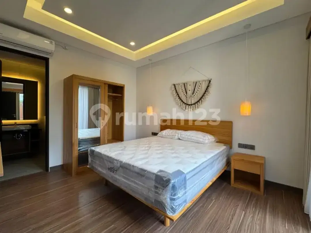 Brand New Luxury Tropical Villa Only 7 Minutes To The Canggu Beach - Image 3 of 9