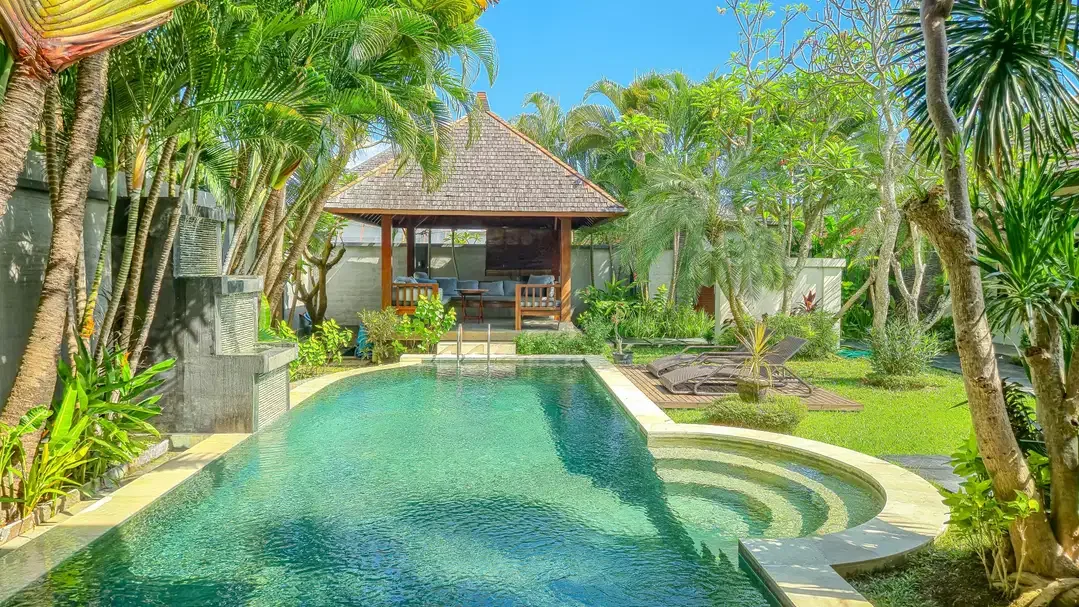 Villa Mewah di Berawa Canggu Dekat Pantai dengan View Sawah Indah - Image 1 of 10
