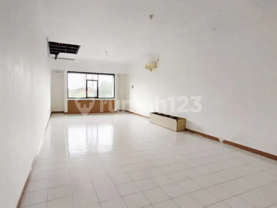For Rent Ruko 3 Lantai di Bypass Ngurah Rai Kuta - Image 3 of 5