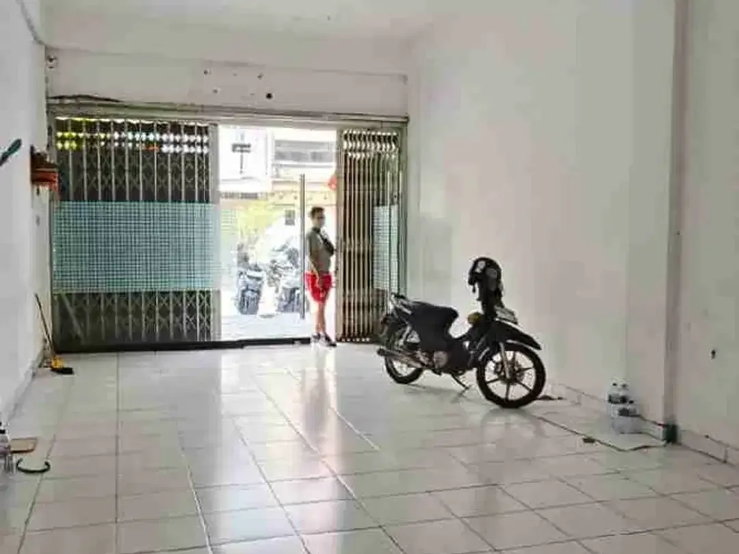 Disewakan Ruko 4 Lantai Jl. Imam Bonjol Denpasar Barat, 8 Ruangan, Rp 165 Juta/Tahun - Image 3 of 10