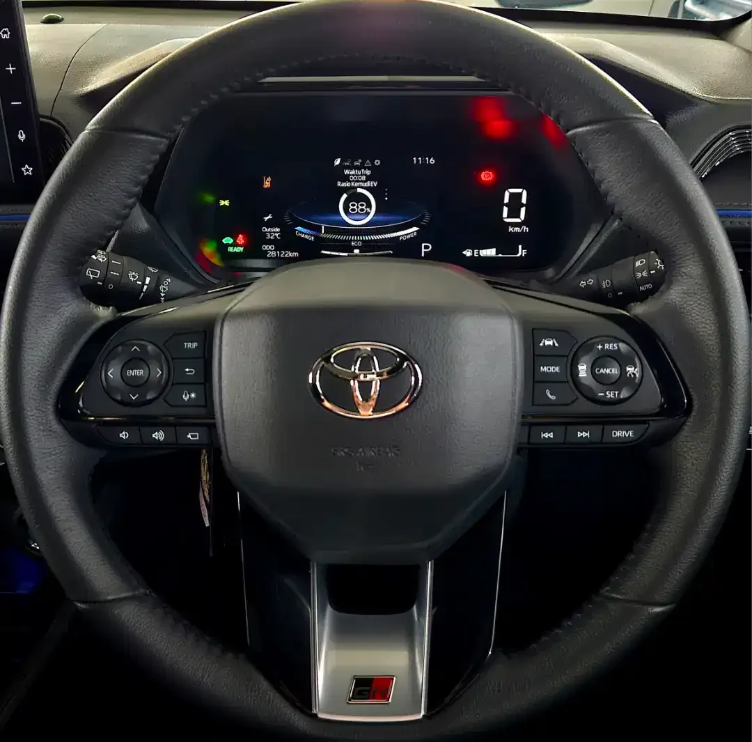 [2024] DP 16jt! Yaris Cross Hybrid EV GR Sport TSS 1.5 2024 bkn 2025 - Image 9 of 10