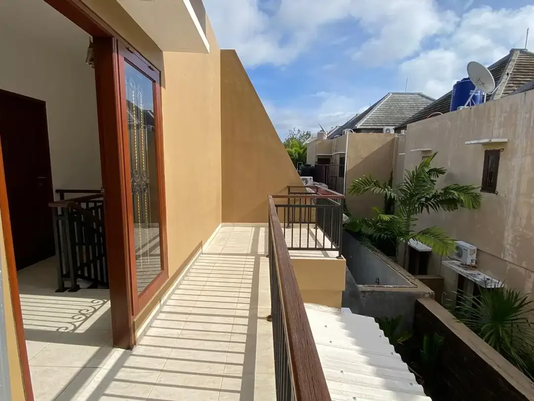 Dijual Murah Rumah Lantai 2 One Gate System Nusa Dua Fully Furnished - Image 3 of 10