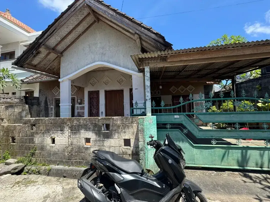 Di Jual Rumah Lantai 1 - Lokasi Jl. Tukad Banyuning / Tukad Yeh Aya, Renon - Image 2 of 4