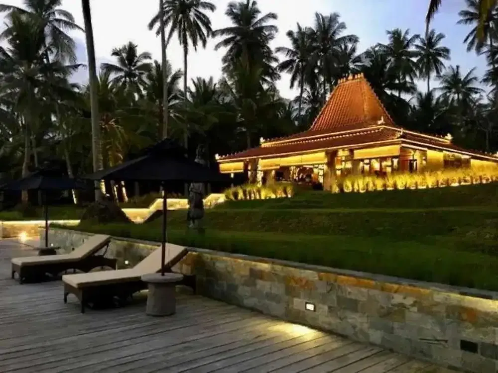 LUXURIOUS BEACH FRONT WOODEN VILLA - Image 4 of 10