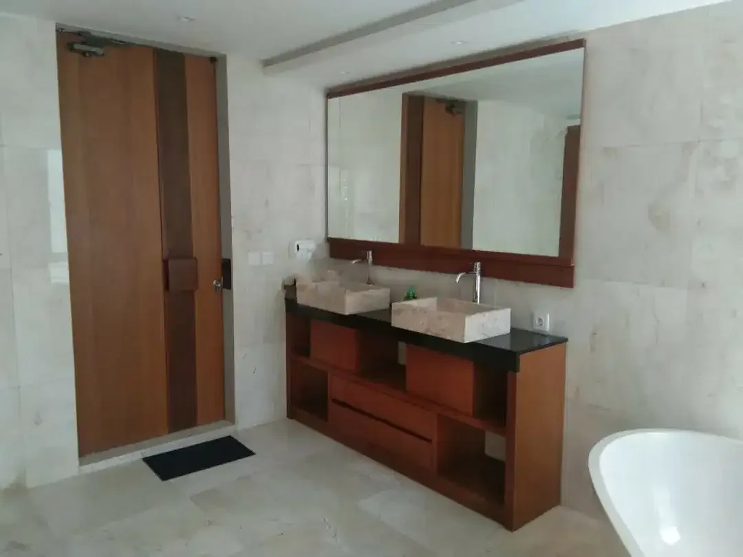 Luxurious Beachfront Lifestyle Villa - Freehold, Nusa Dua - Image 8 of 10