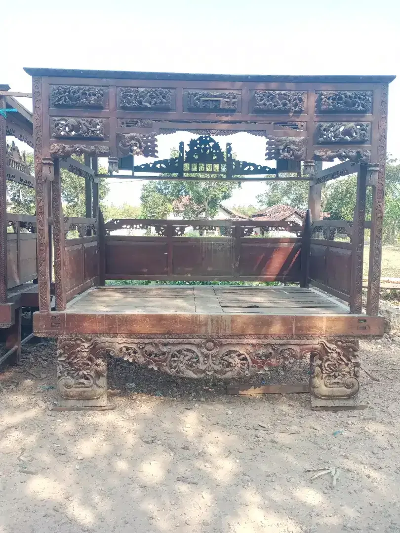 Ranjang antik, 150x240 - Image 1 of 1
