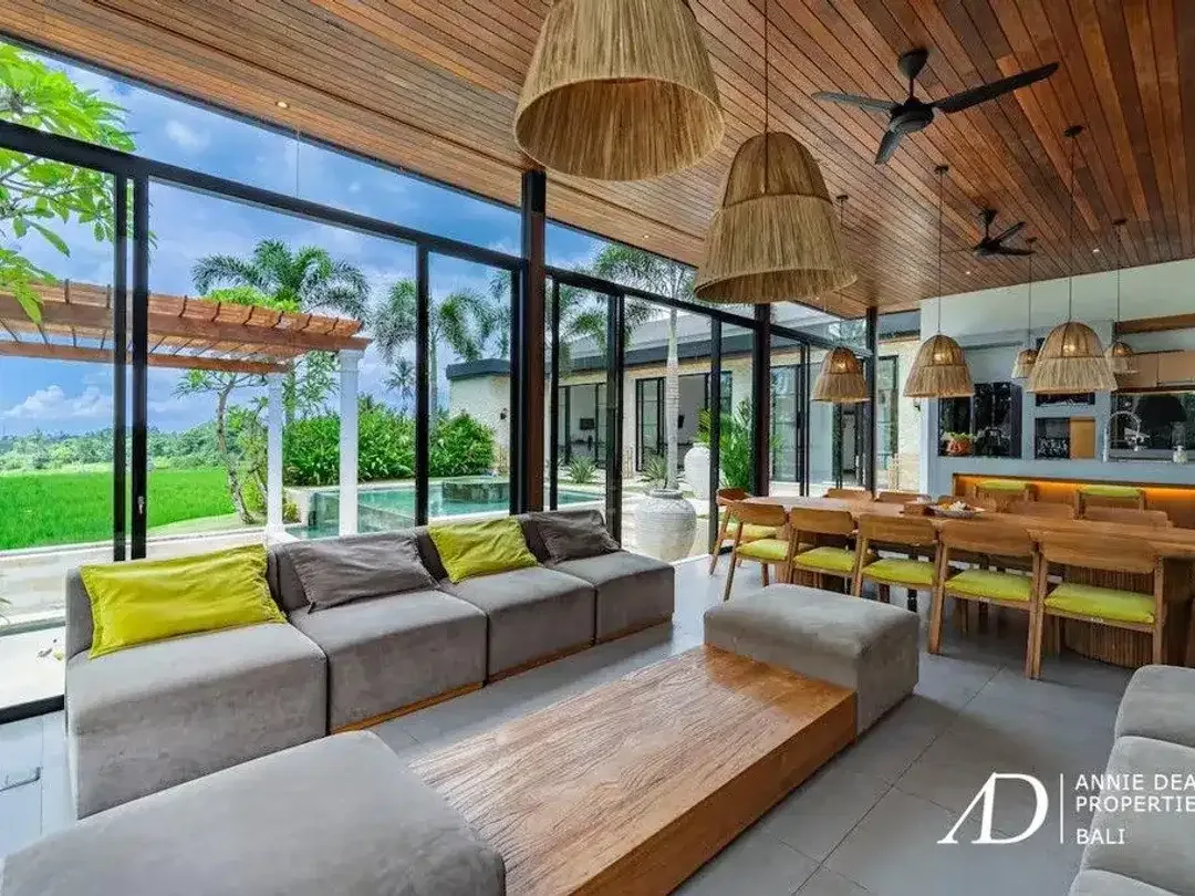 LEASEHOLD | BRAND-NEW 6-BEDROOM VILLA WITH RICE PADDY FIELD VIEWS IN UBUD - Image 9 of 10