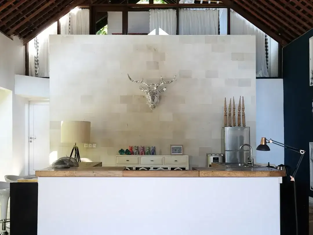 7 Bedroom Villa for sale in Kerobokan, Bali - Image 7 of 10