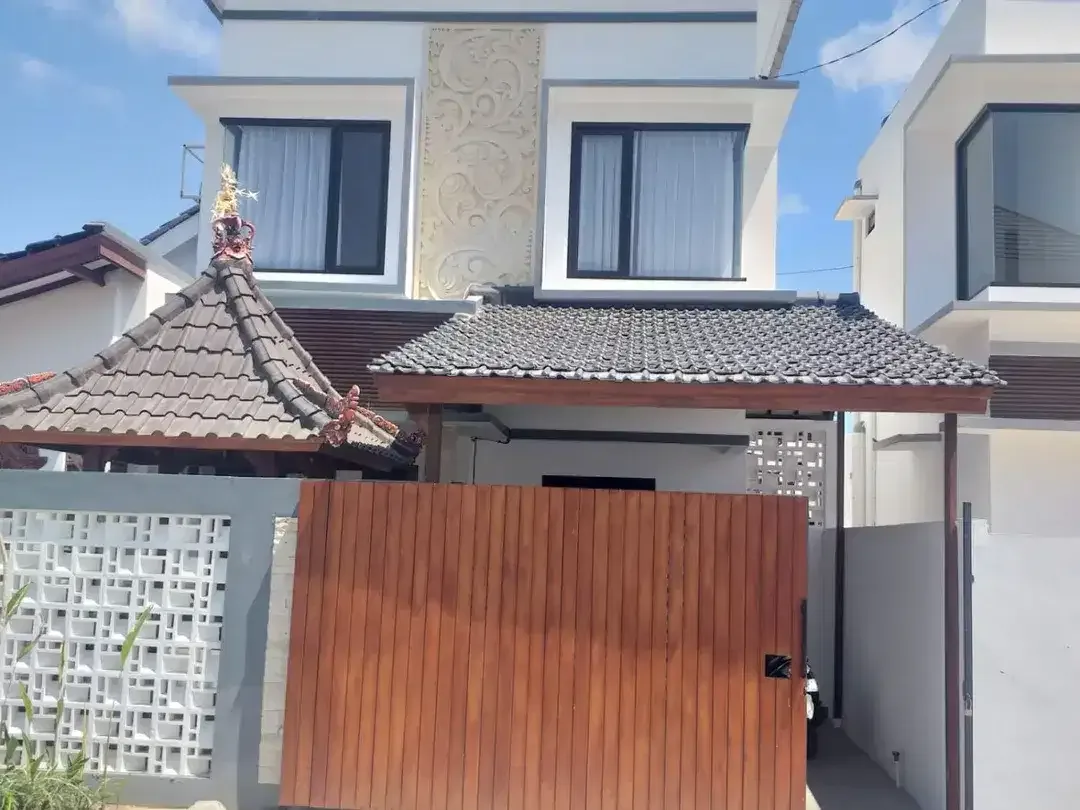 Disewakan - Rumah Menarik di Kawasan Mumbul, Nusa Dua, Fully Furnished, Dekat dengan Itdc Nusa Dua dan Pantai Nusa Dua - Image 1 of 7