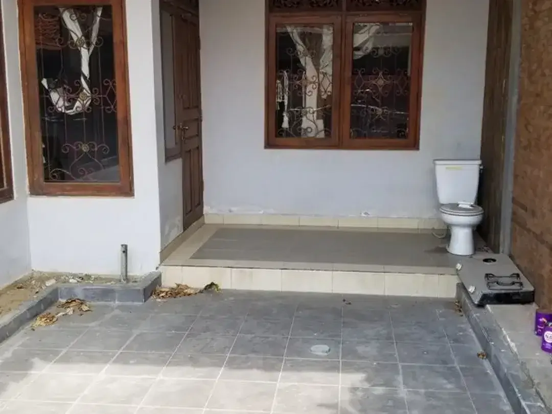 RUMAH TUA GOOD QUALITY DIATAS TANAH 140M2 (JARANG ADA TANAH KECIL) - DI PETITENGET KUTA - Image 1 of 10