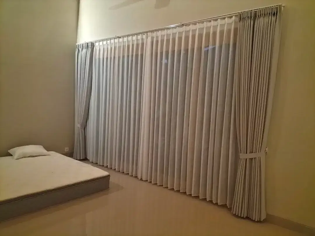 Korden Gorden Curtain Blackout Trendy Warna Krem - Image 1 of 3