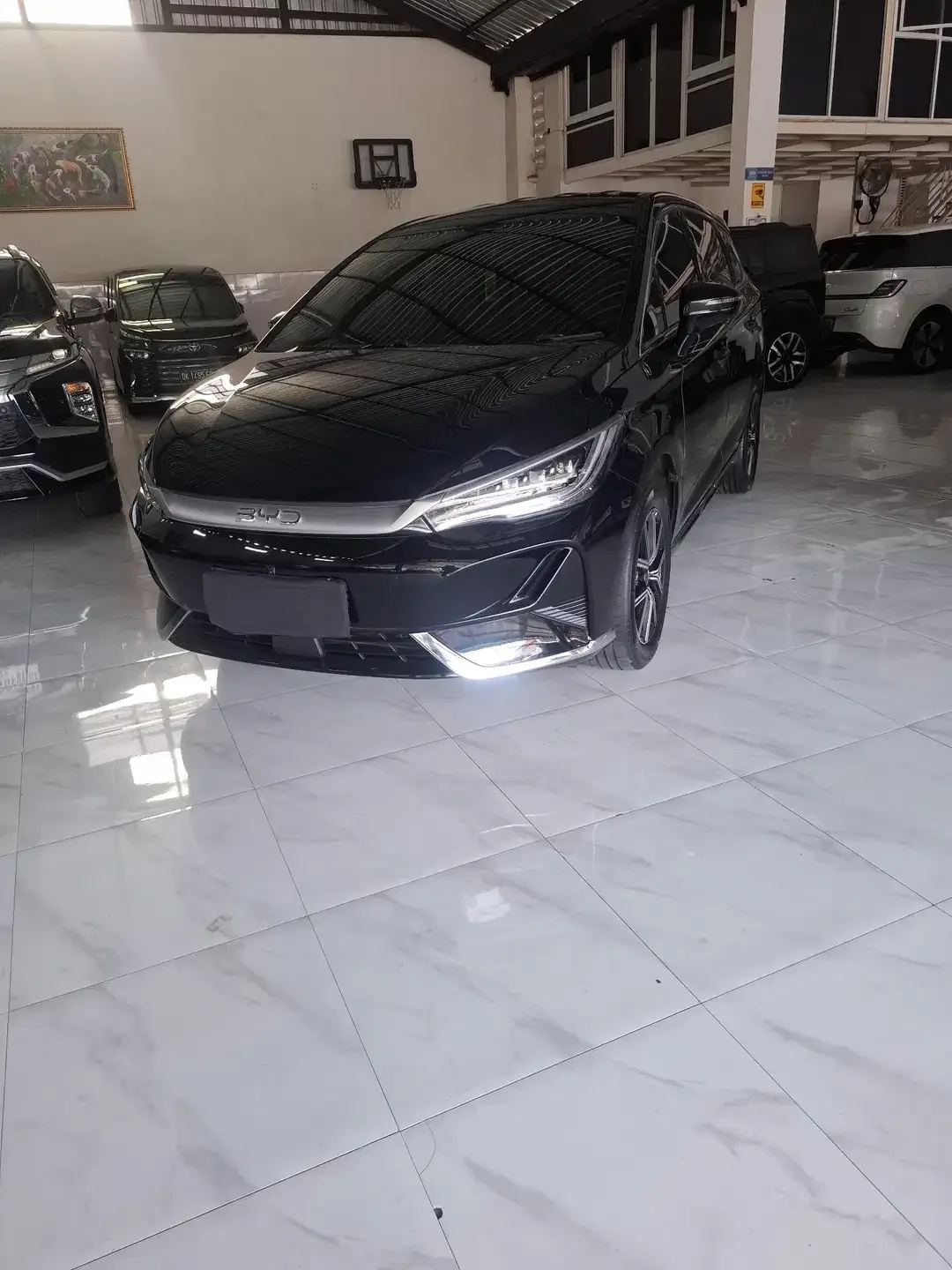 BYD M6 hitam 2025 - Image 2 of 6