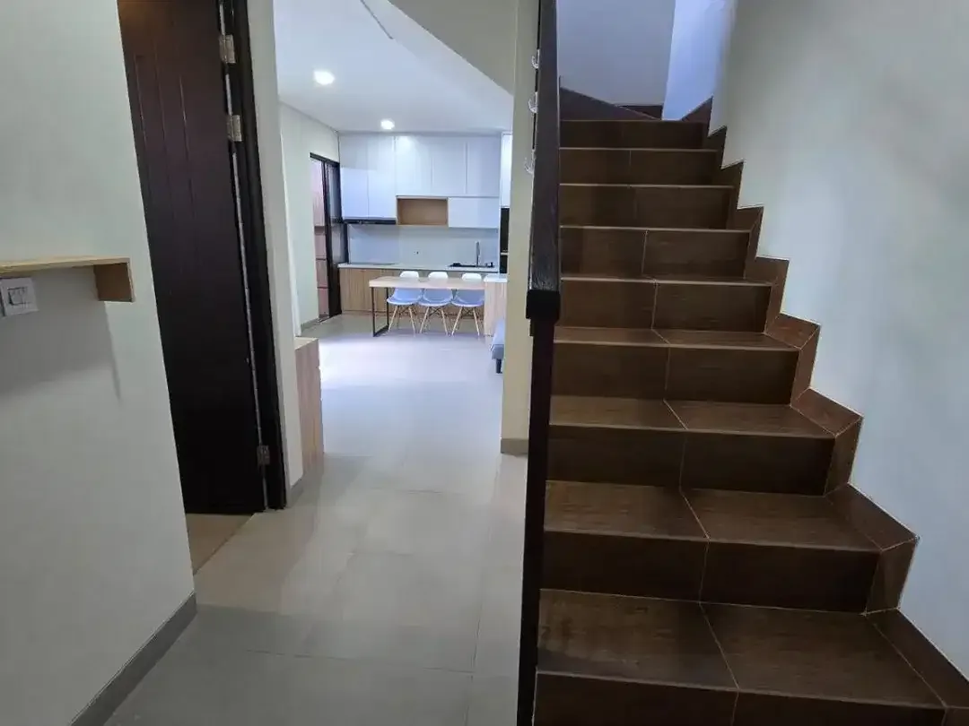 RUMAH 2 LANTAI FULLY FURNISHED DI JIMBARAN - Image 8 of 10