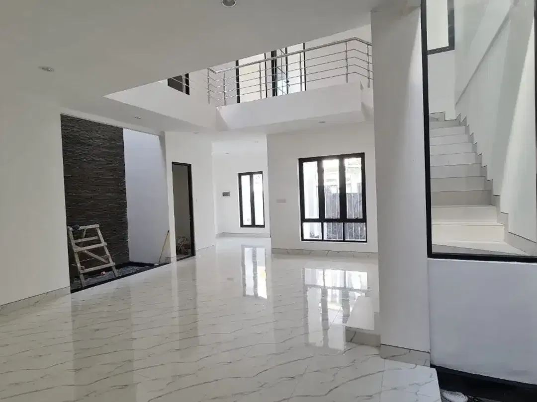 RUMAH MODERN 2 LANTAI DI PEDUNGAN DENPASAR - Image 9 of 10