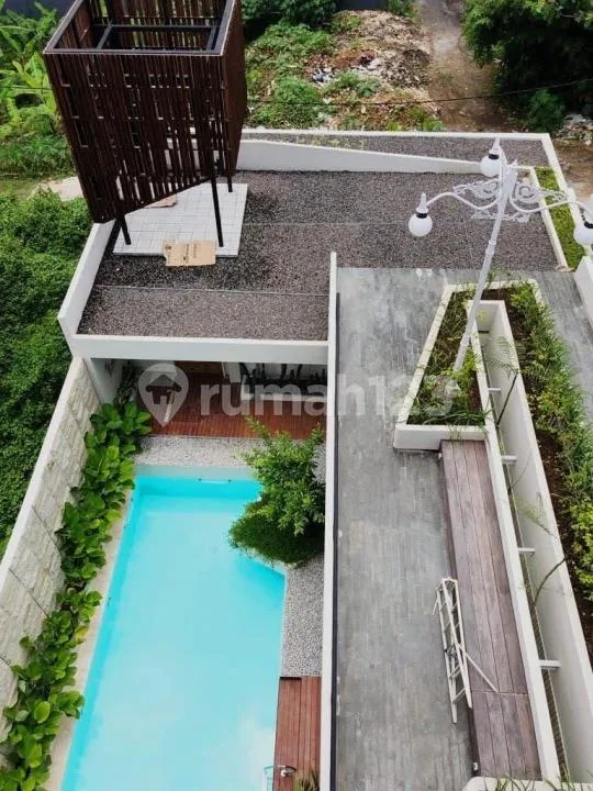 Villa Mewah 4Lt Luas Full Furnished View Gwk dan Laut di Jimbaran - Image 3 of 4