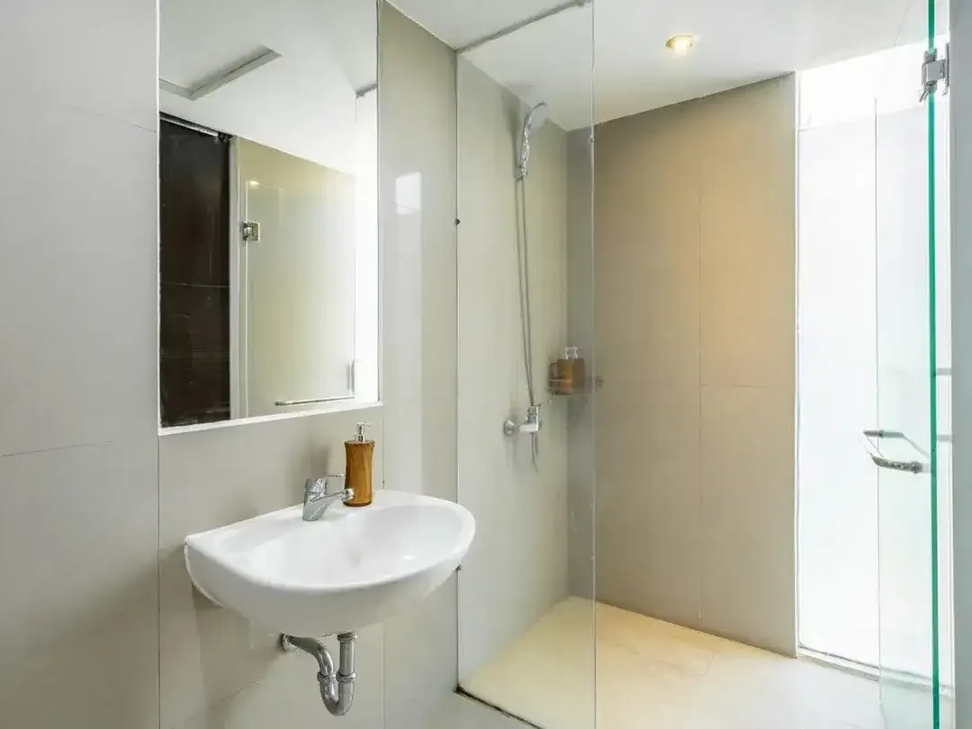 Freehold Villa 2 Lantai Area Premium Siap Huni - Image 8 of 10