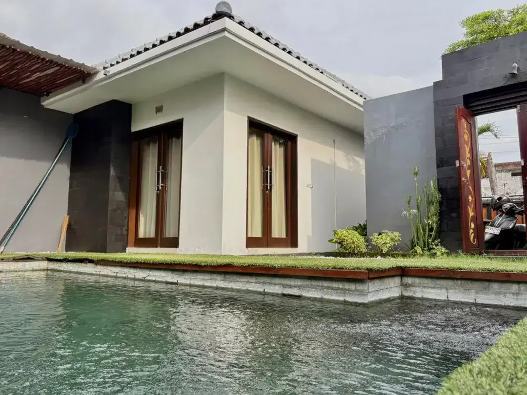 Villa 2 Kamar Tidur Lengkap dengan Perabot untuk Disewa di Dewi Sri - Image 3 of 10