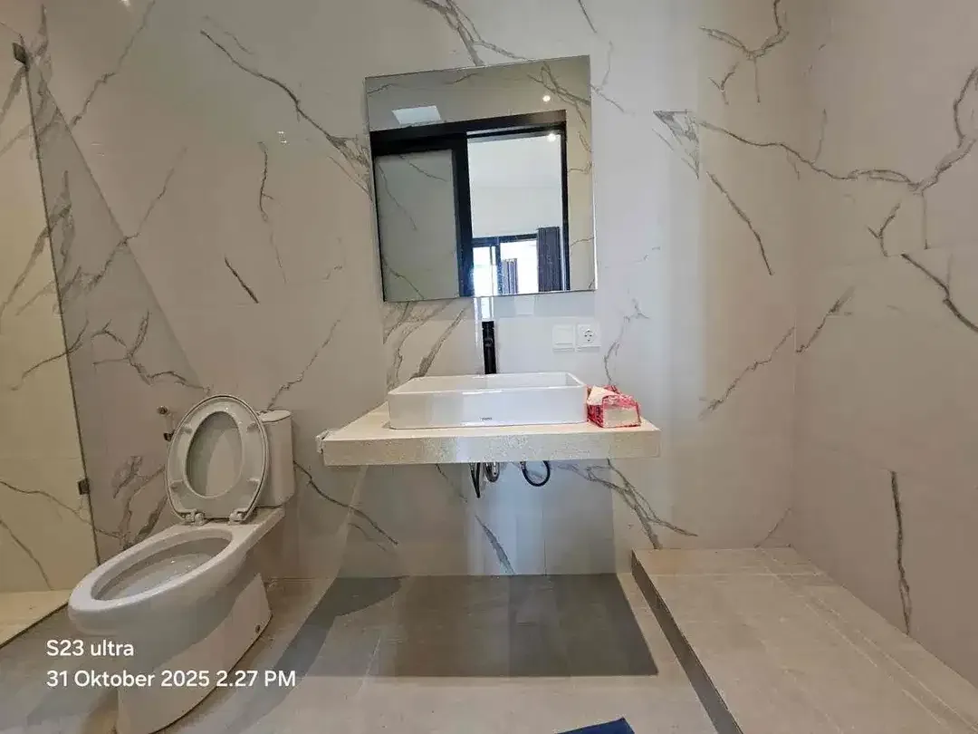 Dijual villa lantai 1 lokasi munggu 
Lingkungan villa - Image 3 of 10