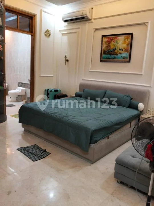 Villa Full Furnished 4Br dengan Ruang Musik yang Nyaman di Tabanan - Image 1 of 4