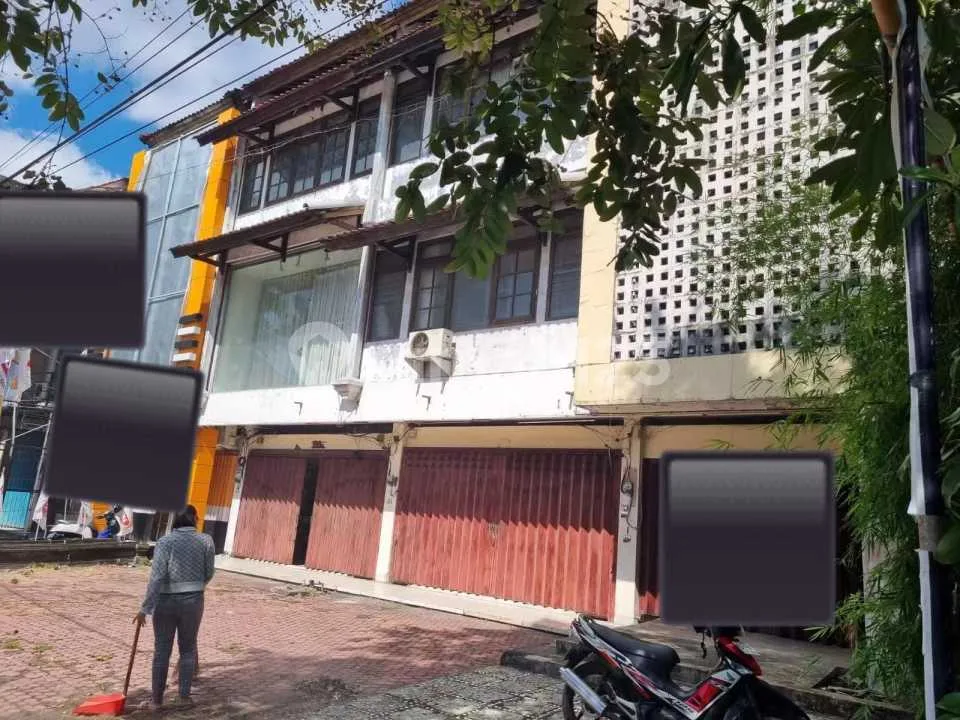 Dijual Ruko Gandeng 2 Jalan Imam Bonjol Denpasar Bali 3 Lantai - Image 1 of 4