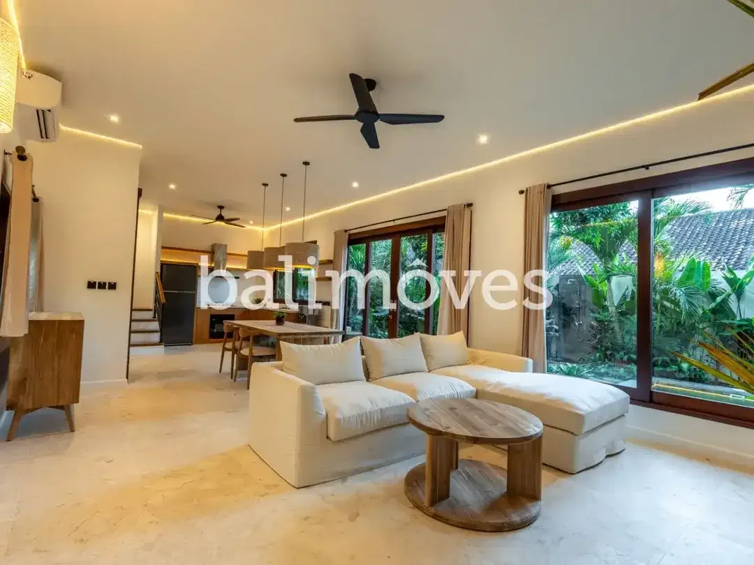 Villa Menawan dengan Dua Kamar Tidur di Tepi Pantai Sanur - Image 2 of 10
