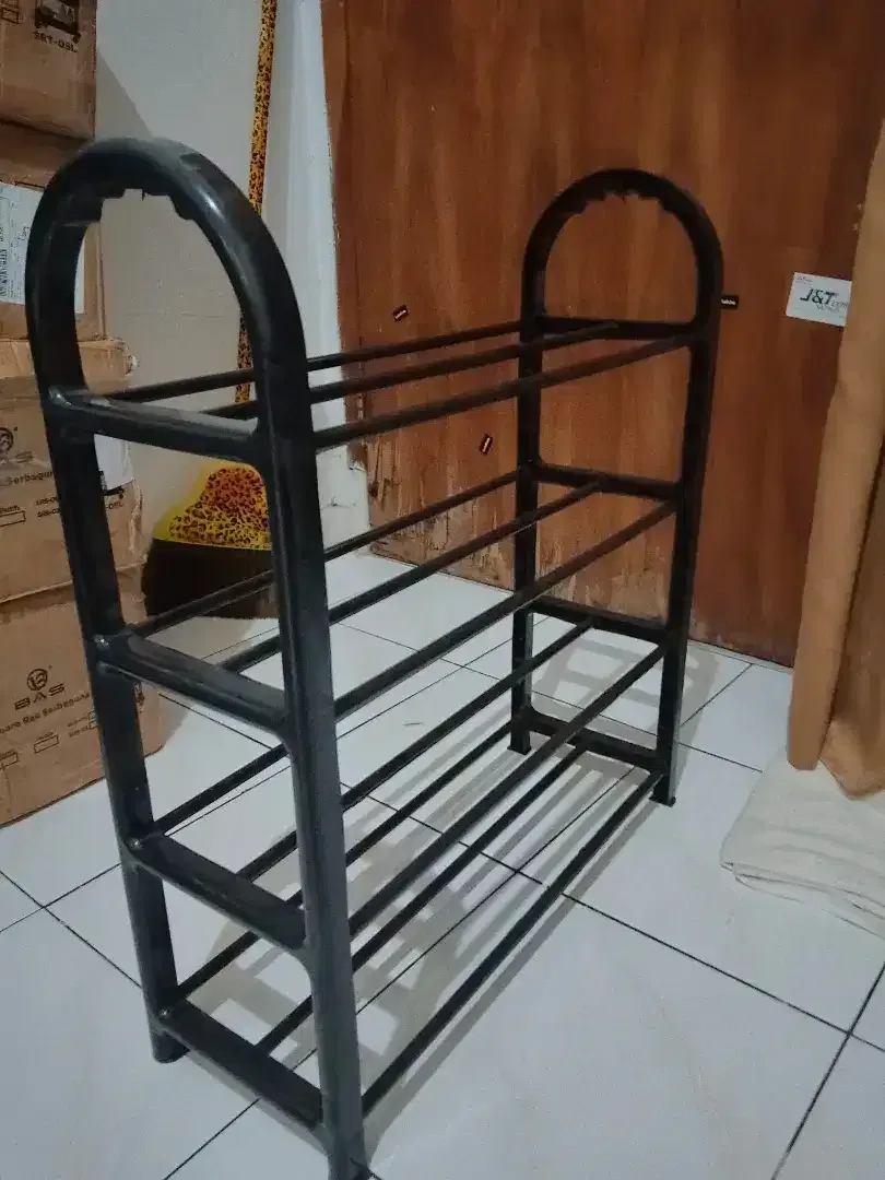 BARU-Rak Sepatu Sandal Bahan Plastik 4susun Warna Hitam Uk.52x18x60cm - Image 2 of 4