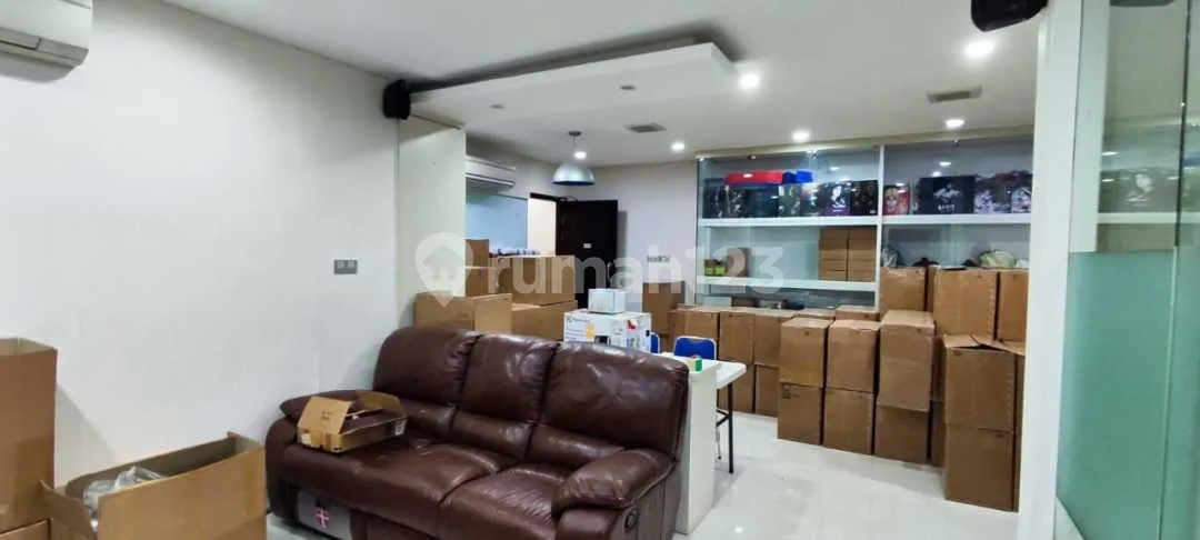 Ruko Strategis Fully Furnished dan Terawat di Jalan Utama Denpasar Barat - Image 2 of 4