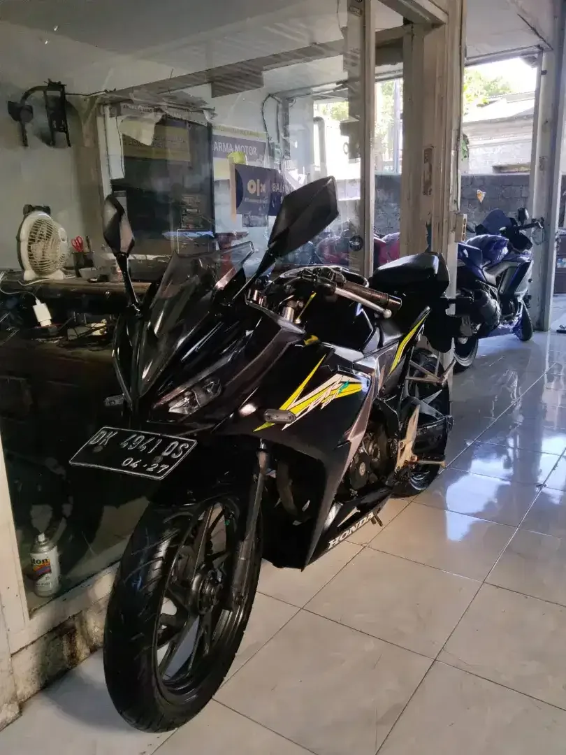 Honda cbr. 150 CC thn .2017 cash. Bali dharma motor - Image 3 of 7