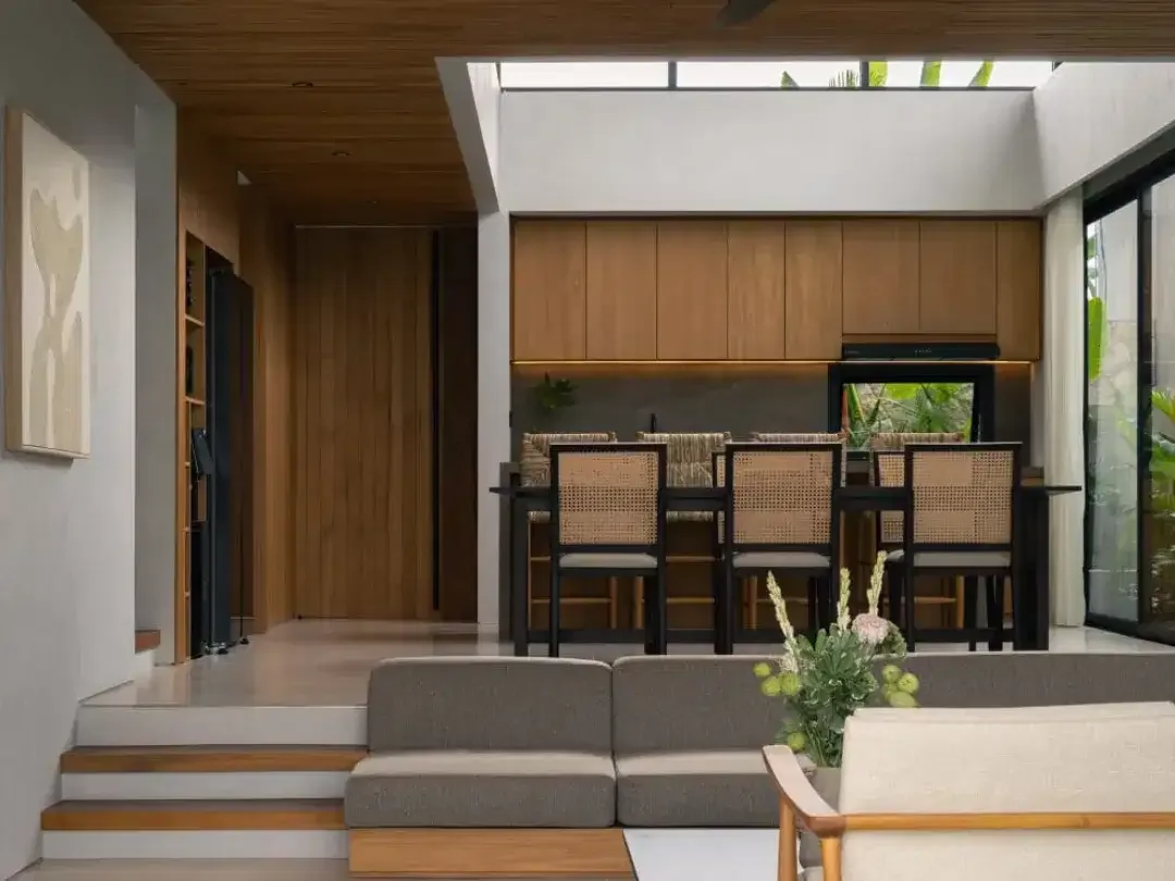 Luxury 3-Bedroom Villa for Rent in Tumbak Bayuh – Fully Furnished with High-Speed Internet - Image 1 of 10