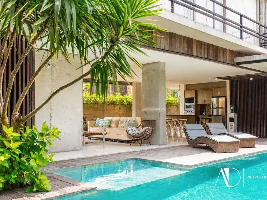 FREEHOLD | CONTEMPORARY TROPICAL 3-BEDROOM VILLA IN BERAWA, CANGGU - Image 3 of 10