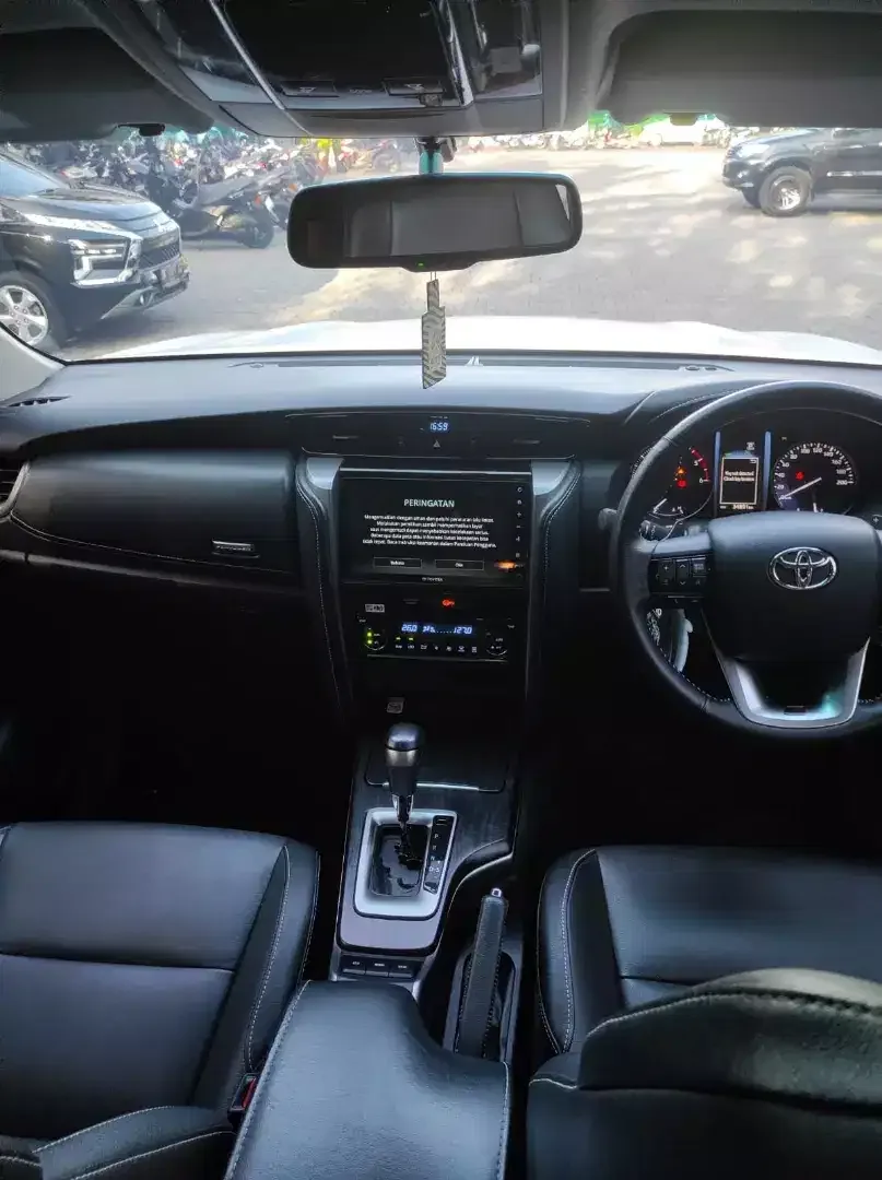 Toyota Fortuner 2.8GR sport diesel - Image 3 of 8