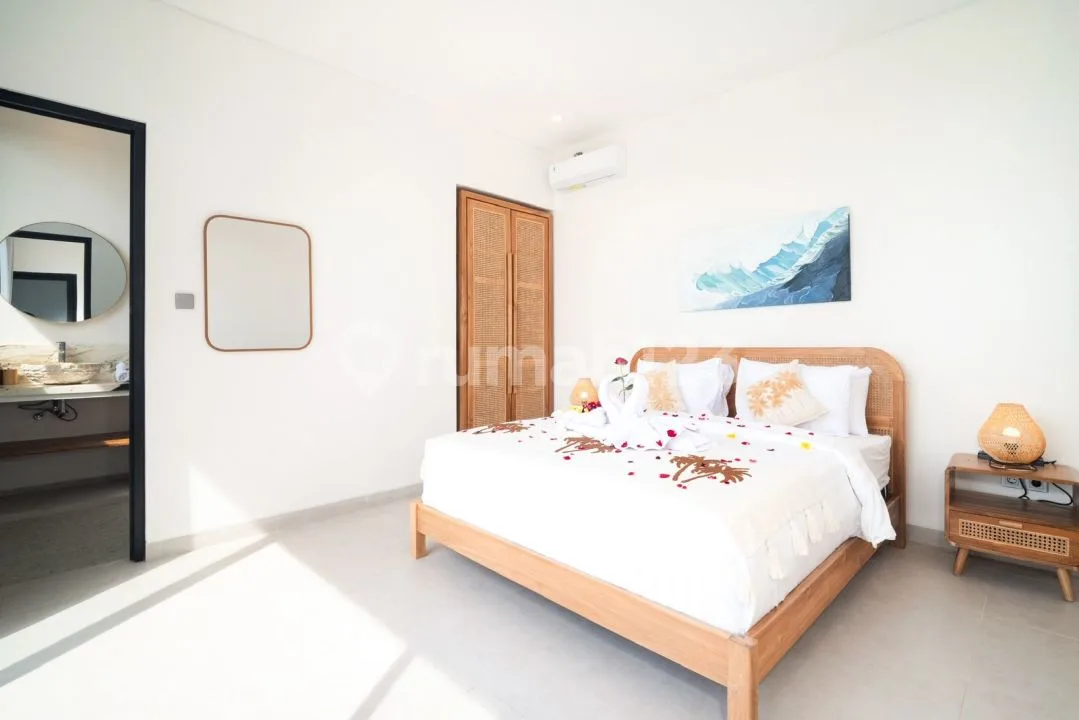For Rent - 2 Bedroom Villa Pererenan, Bali Rice Field View | Walking Distance To Obsidian - Image 2 of 4