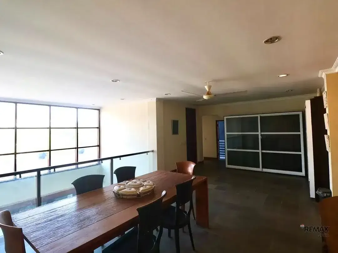 Villa 5 Kamar Tidur dengan Rooftop Dijual di Seminyak, Badung - Image 5 of 9