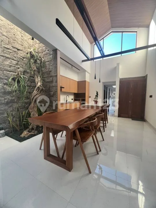 Disewakan Jangka Panjang - Villa dengan Desain Elegan di Kawasan Sanur Kauh, Cocok untuk Hunian Keluarga, Akses Mudah ke Pantai Sanur dan Icon Mall - Image 3 of 4