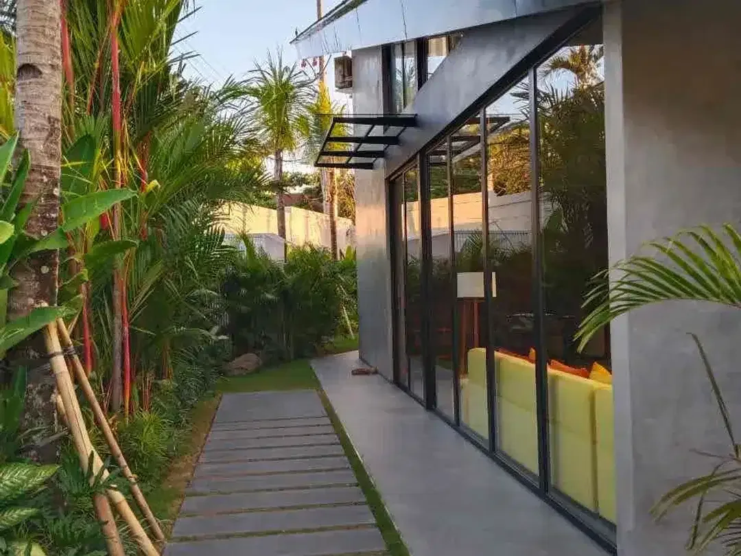 TROPICAL LUXURY 5 BEDROOM VILLA LOCATED A HEART OF BATU BOLONG CANGGU - Image 6 of 10