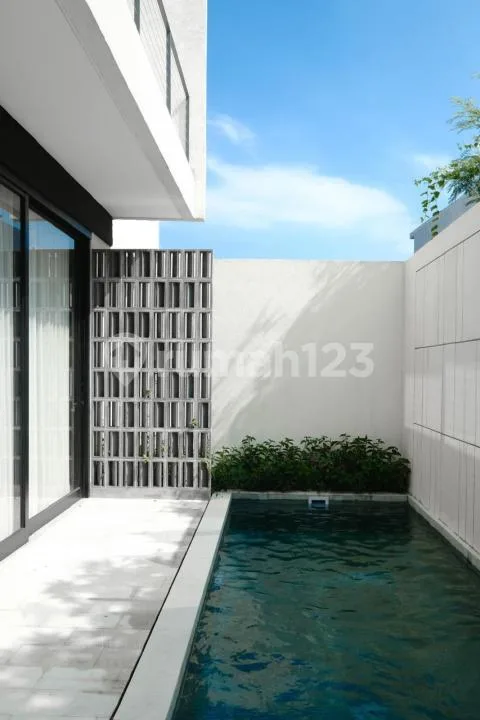 Brand New Villa Modern Style Kerobokan #6436 - Image 3 of 4