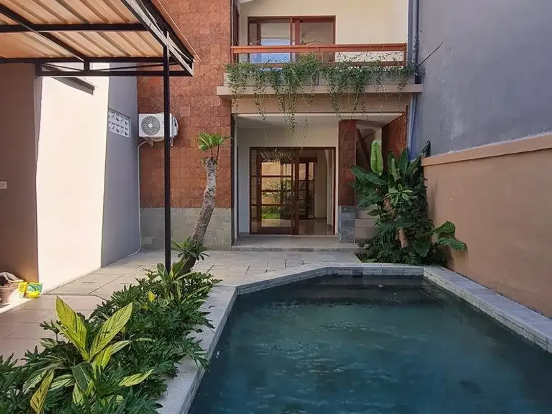 Villa Indah 3 Kamar Tidur Disewakan di Sanur - Dekat Pantai Sanur - Image 1 of 10