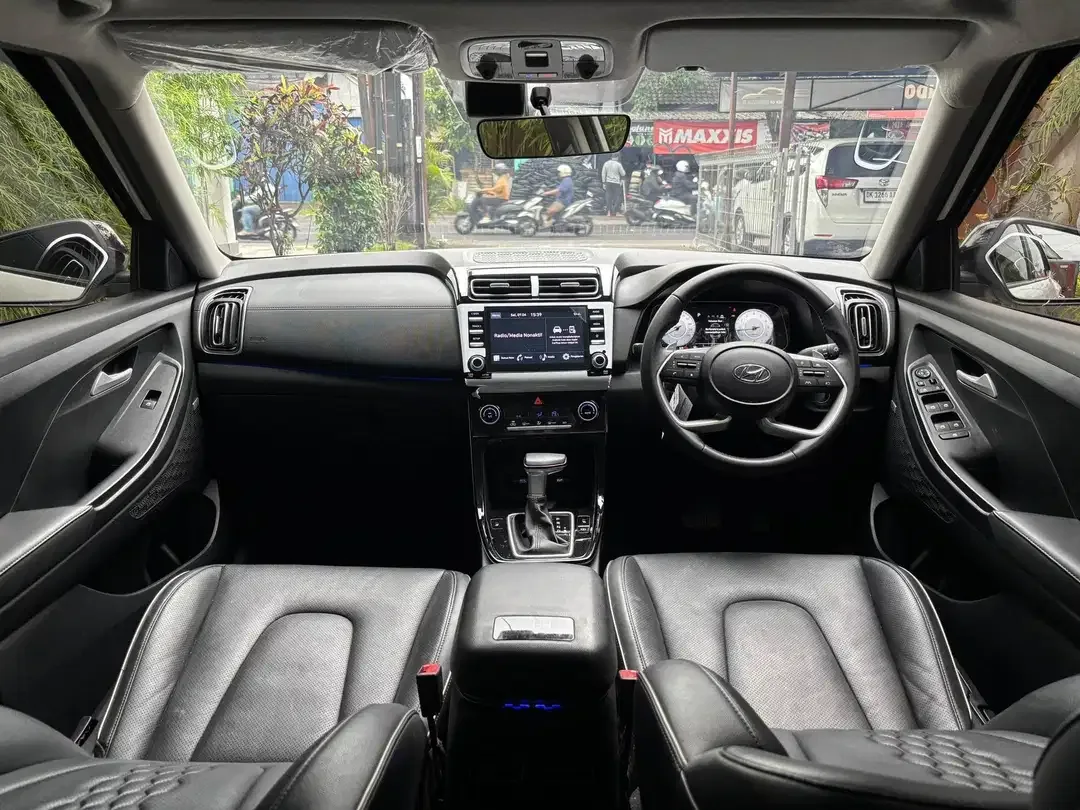 Hyundai Creta Prime AT 2023 Two Tone Putih - Image 10 of 10
