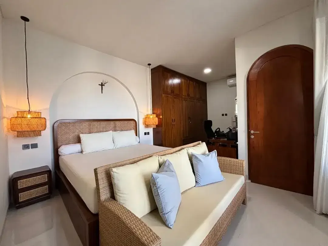 MODERN VILLA WITH ROOFTOP IN DHARMAWANGSA NUSA DUA - Image 8 of 10