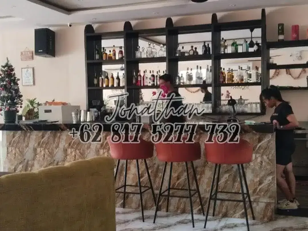 Over Kontrak Restoran dan Bar Lengkap di Jl. Raya Nusa Dua Surrounded by 5 Star Hotel Bali - Image 1 of 5