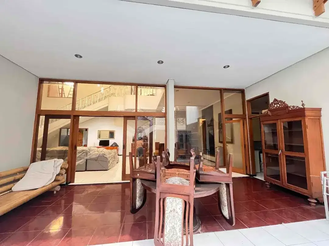 Disewakan rumah 2 lantai siap huni, tipe modern 4 Kamar Tidur - Image 8 of 10