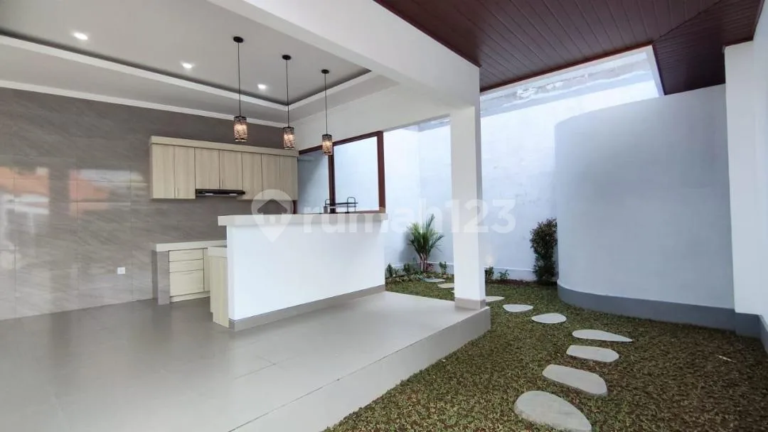 Open Plan 3 Bedrooms Villa In Kerobokan With Swimming Pool - Image 3 of 4