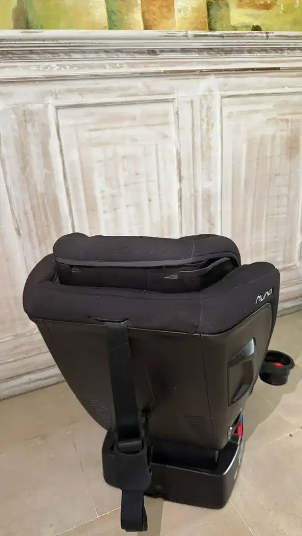 Preloved Car Seat Nuna warna Hitam - Image 4 of 4