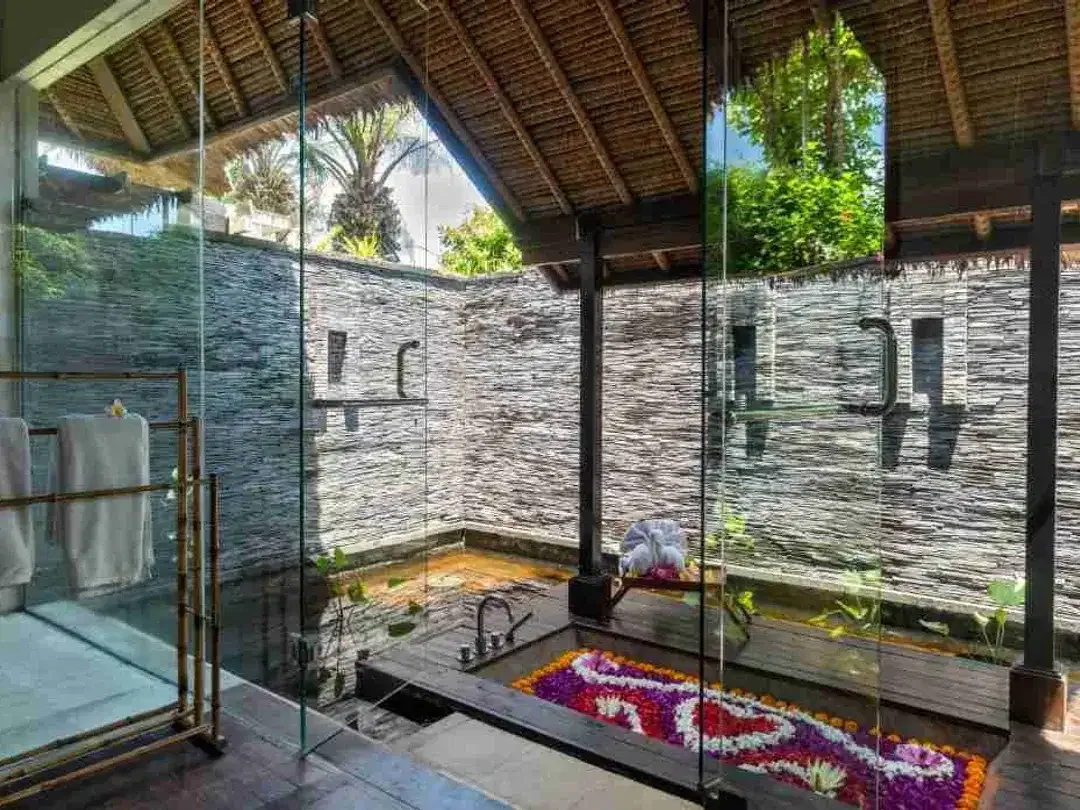Luxury Beachfront Pererenan Villa With Direct Access To The Canggu Beach - Image 3 of 10