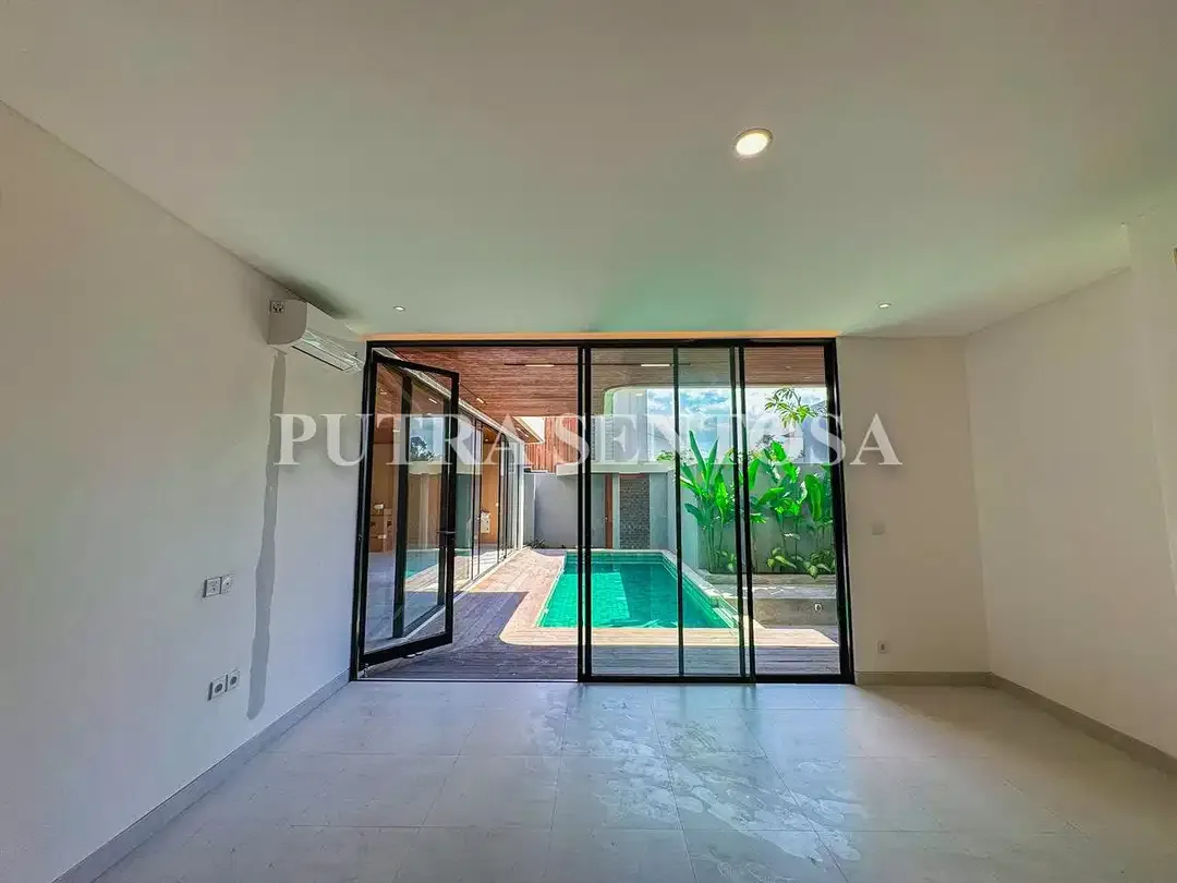 VILLA CANGGU BRAND NEW MODERN FOR SALE FREEHOLD - Image 5 of 10