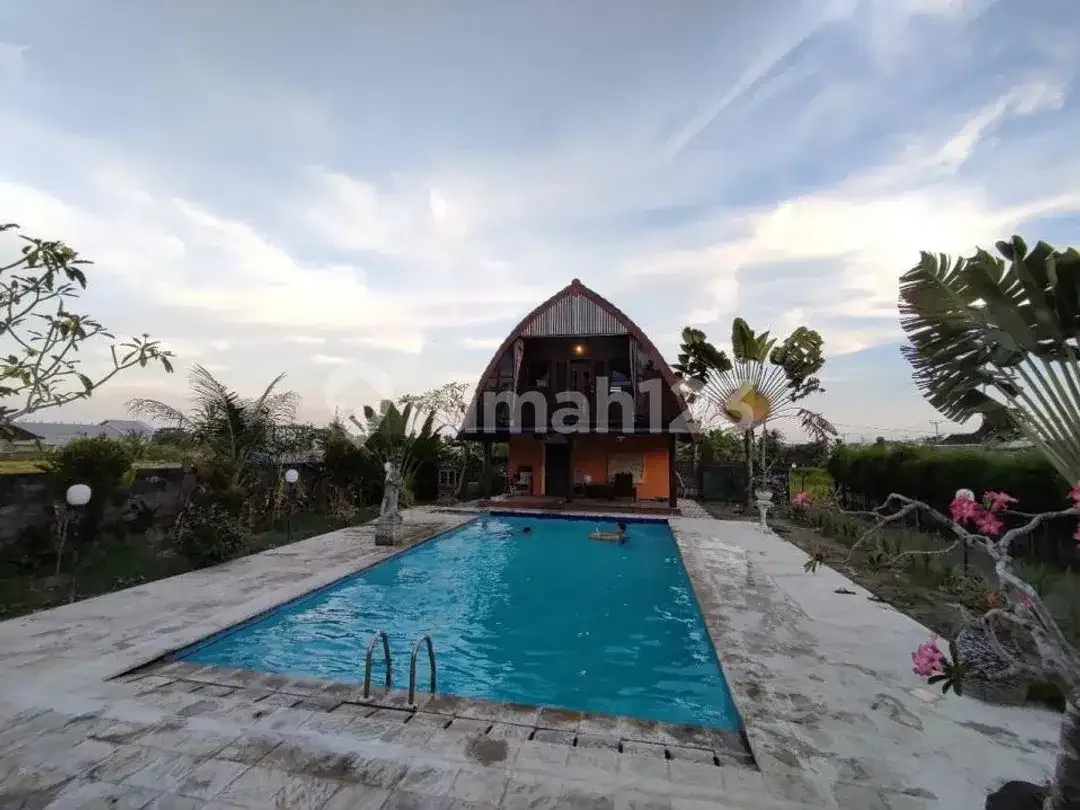Villa dengan Halaman Luas Area Pantai Purnama Sukawati Gianyar - Image 2 of 5
